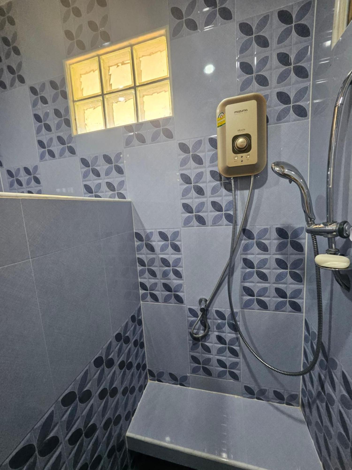 Bed and Breakfast Khaoyaitriplefive Ban Thung Sawang Esterno foto