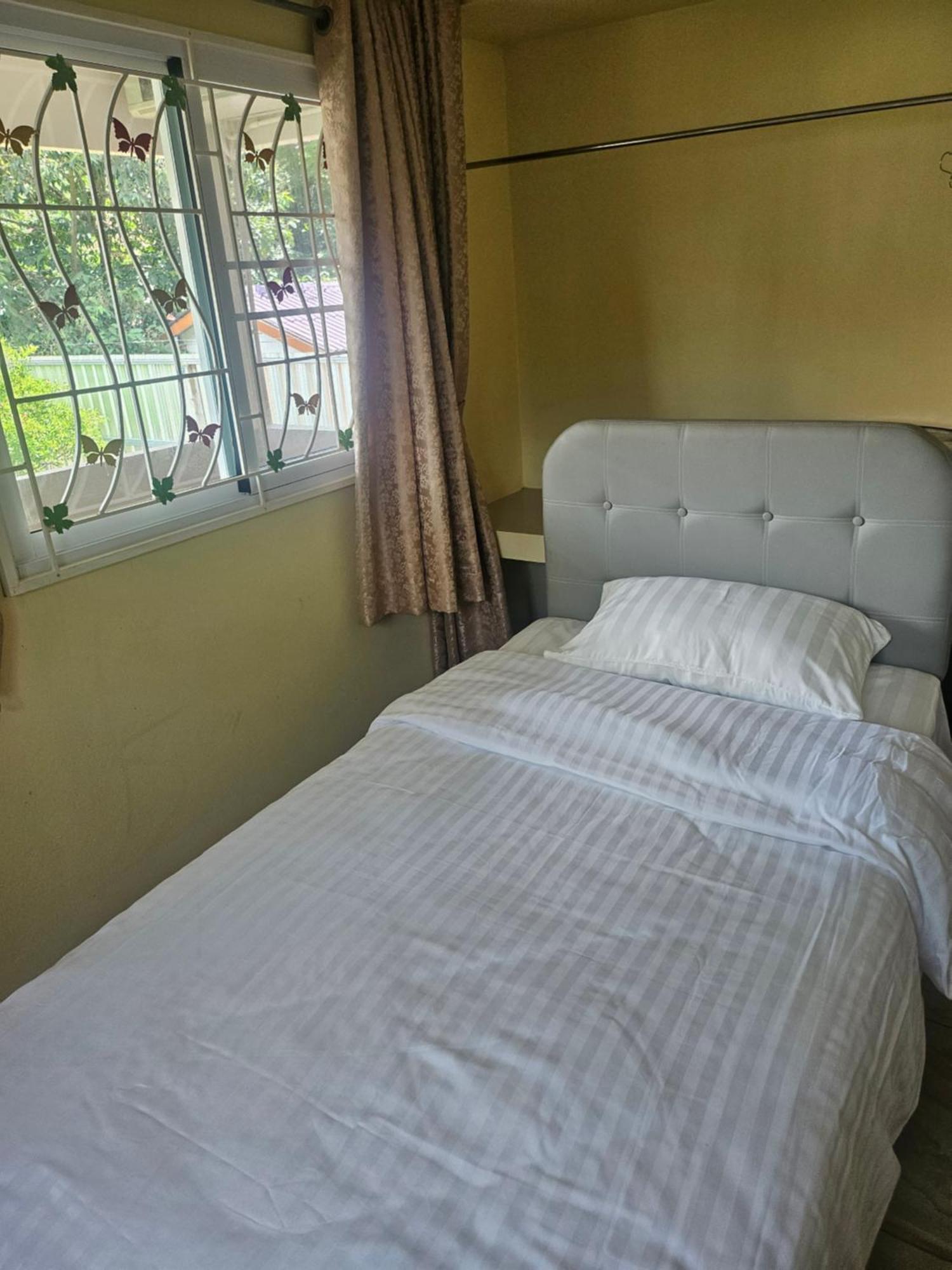 Bed and Breakfast Khaoyaitriplefive Ban Thung Sawang Esterno foto